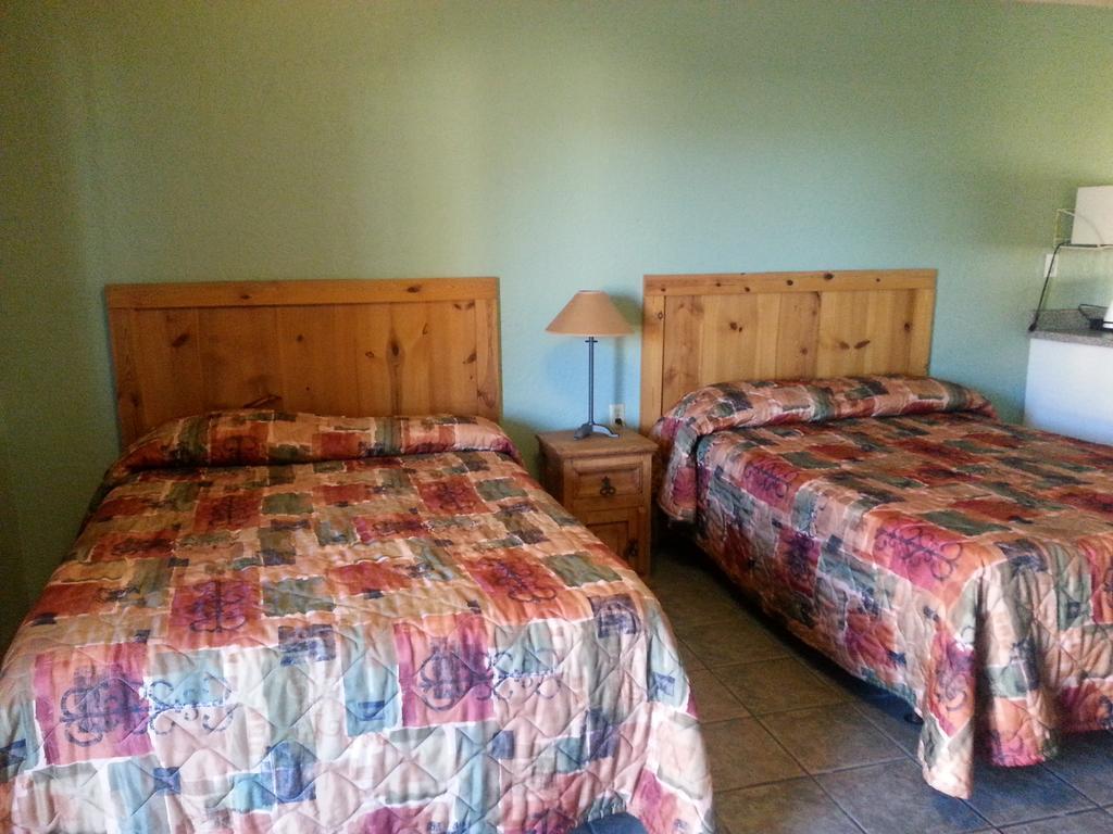 Lodge At Turkey Cove Canyon Lake Room photo