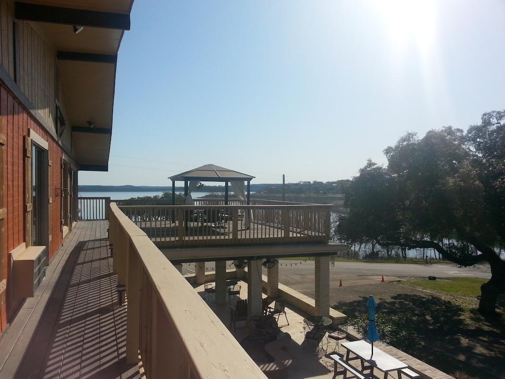 Lodge At Turkey Cove Canyon Lake Exterior photo