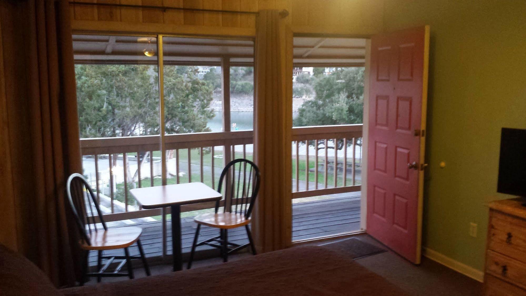 Lodge At Turkey Cove Canyon Lake Exterior photo