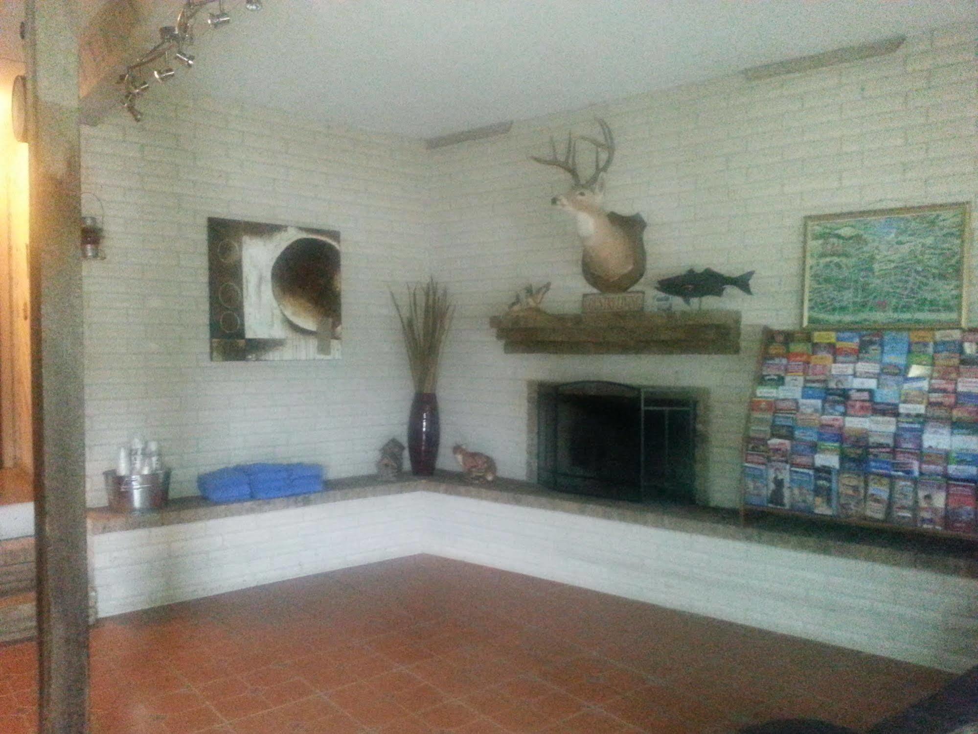 Lodge At Turkey Cove Canyon Lake Exterior photo